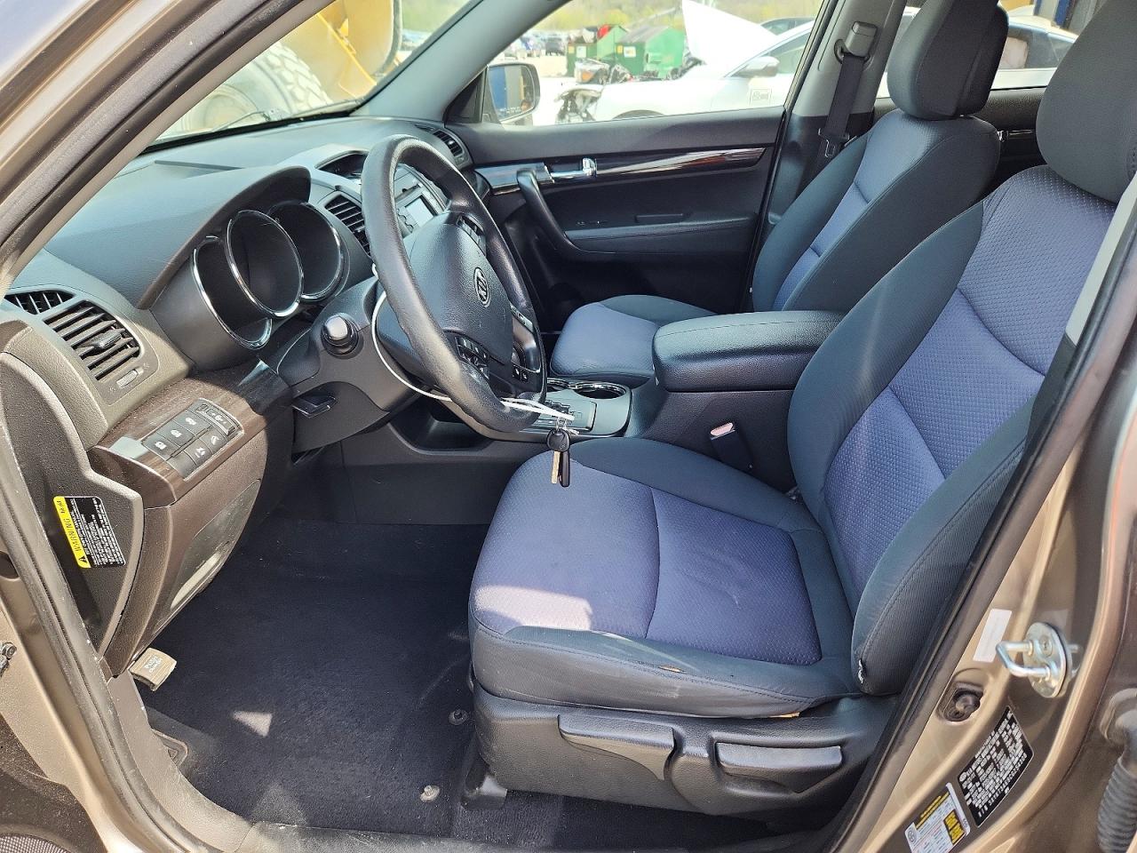 2012 KIA SORENTO LX photo 19