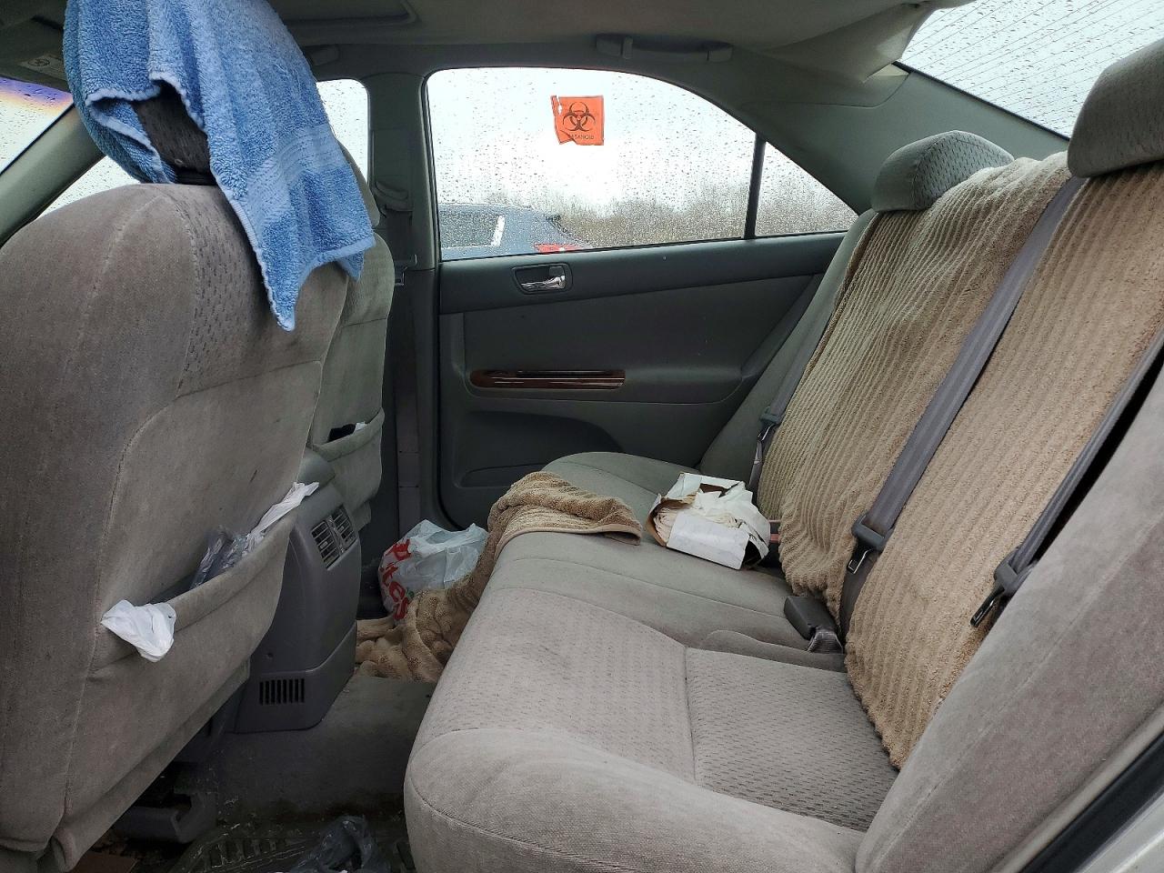 2002 TOYOTA CAMRY XLE photo 10