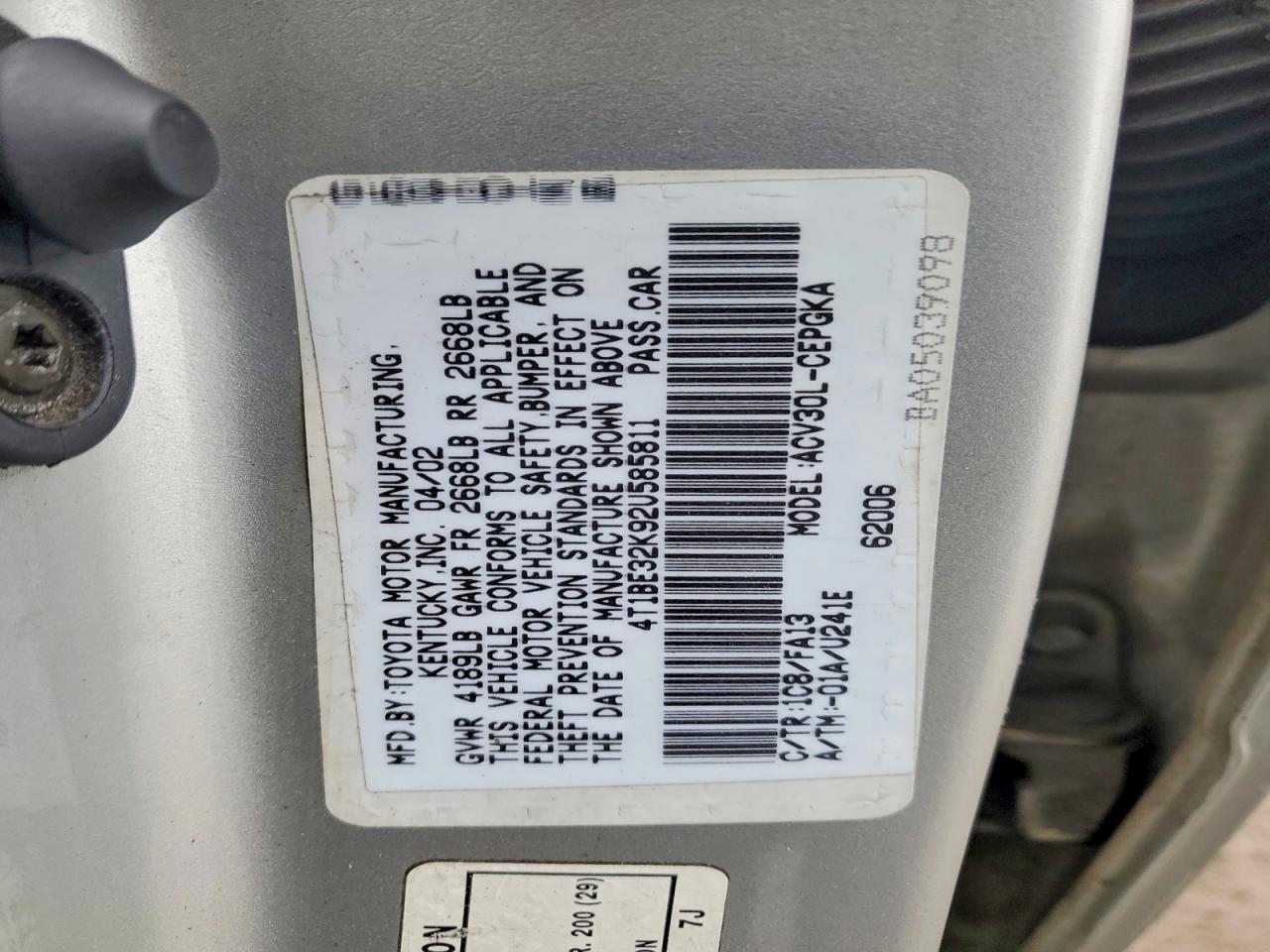 2002 TOYOTA CAMRY XLE photo 12