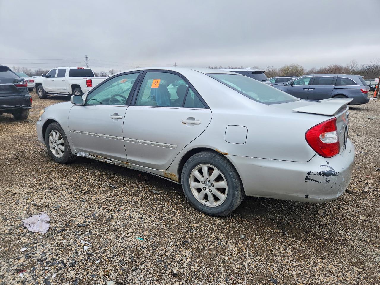 2002 TOYOTA CAMRY XLE photo 2