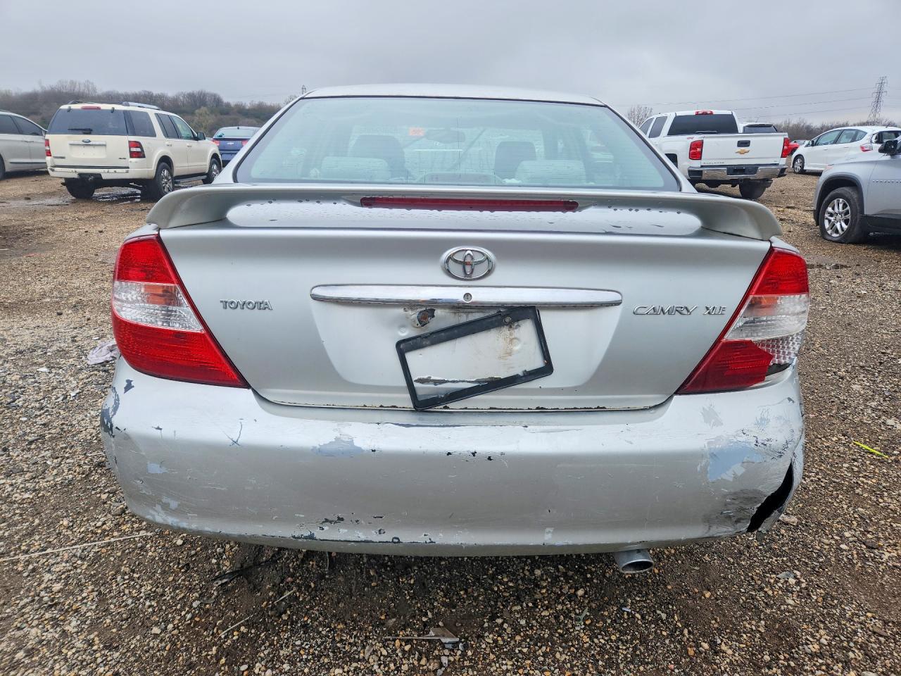 2002 TOYOTA CAMRY XLE photo 6