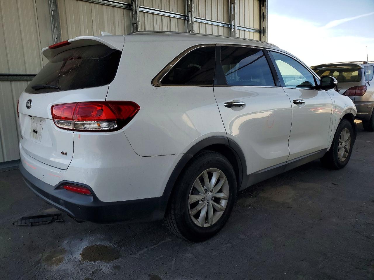 2017 KIA SORENTO LX photo 7