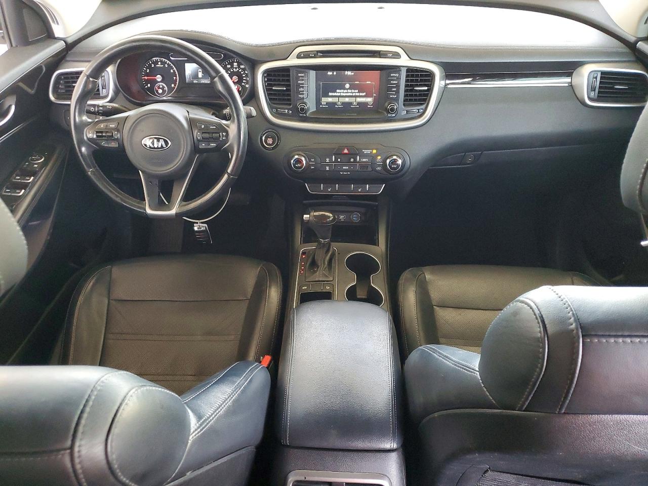 2017 KIA SORENTO LX photo 22