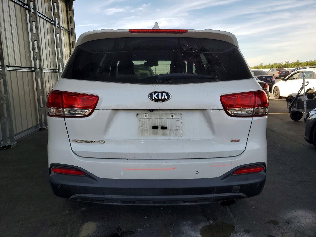 2017 KIA SORENTO LX photo 16