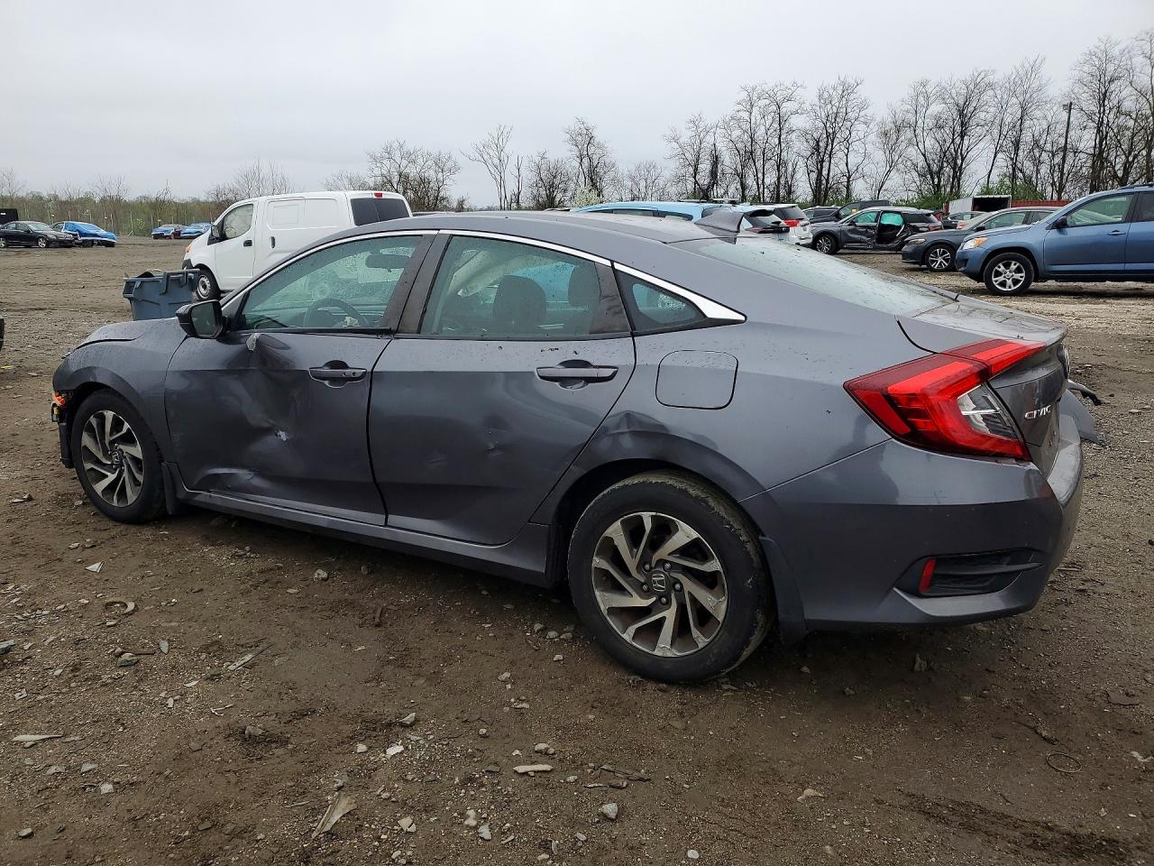 2017 HONDA CIVIC EX photo 4