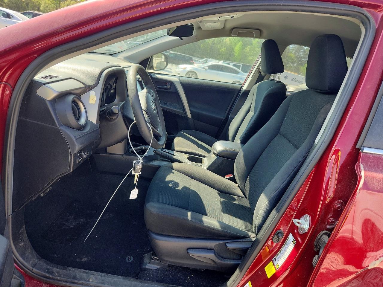 2018 TOYOTA RAV4 LE photo 13