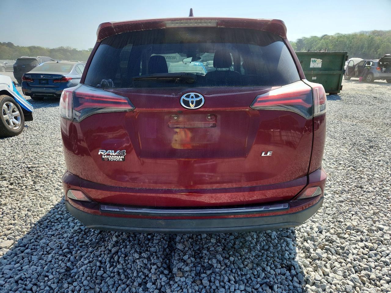 2018 TOYOTA RAV4 LE photo 11