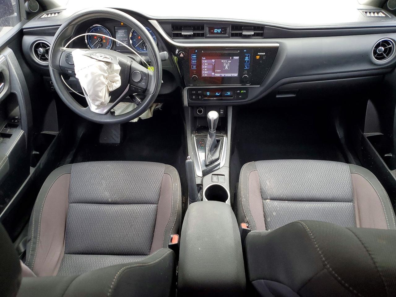 2017 TOYOTA COROLLA LE photo 22
