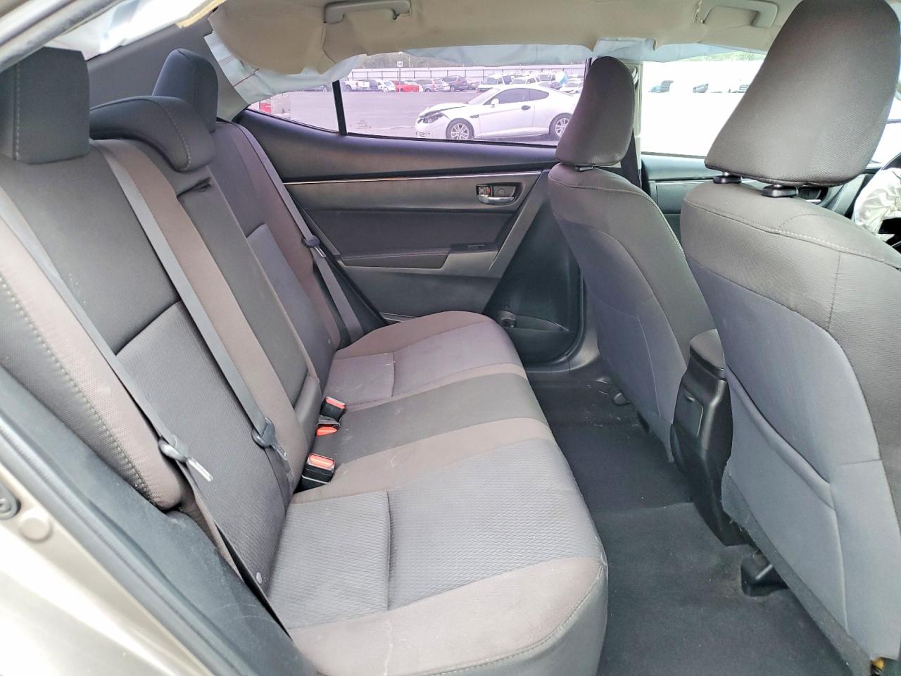 2017 TOYOTA COROLLA LE photo 28
