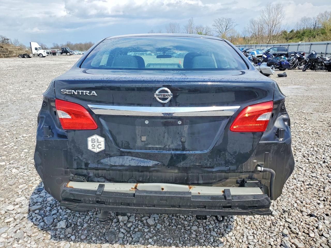 2018 NISSAN SENTRA S photo 6