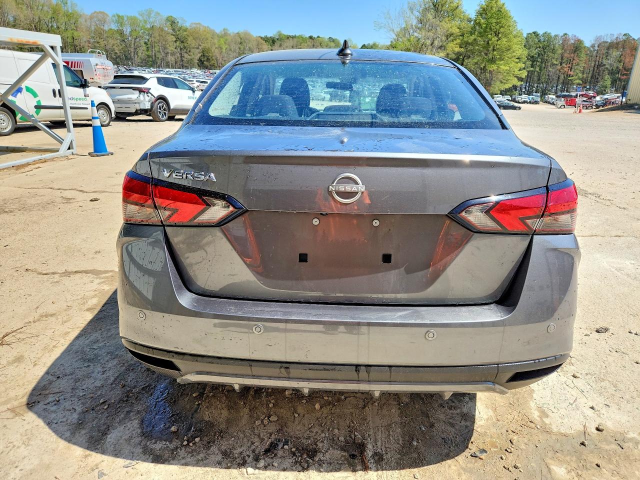 2025 NISSAN VERSA SV photo 6