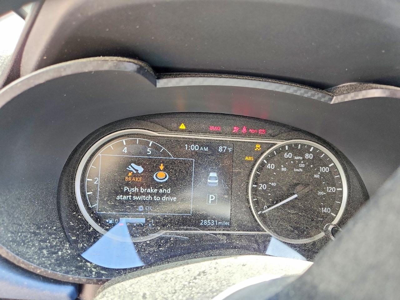 2025 NISSAN VERSA SV photo 9