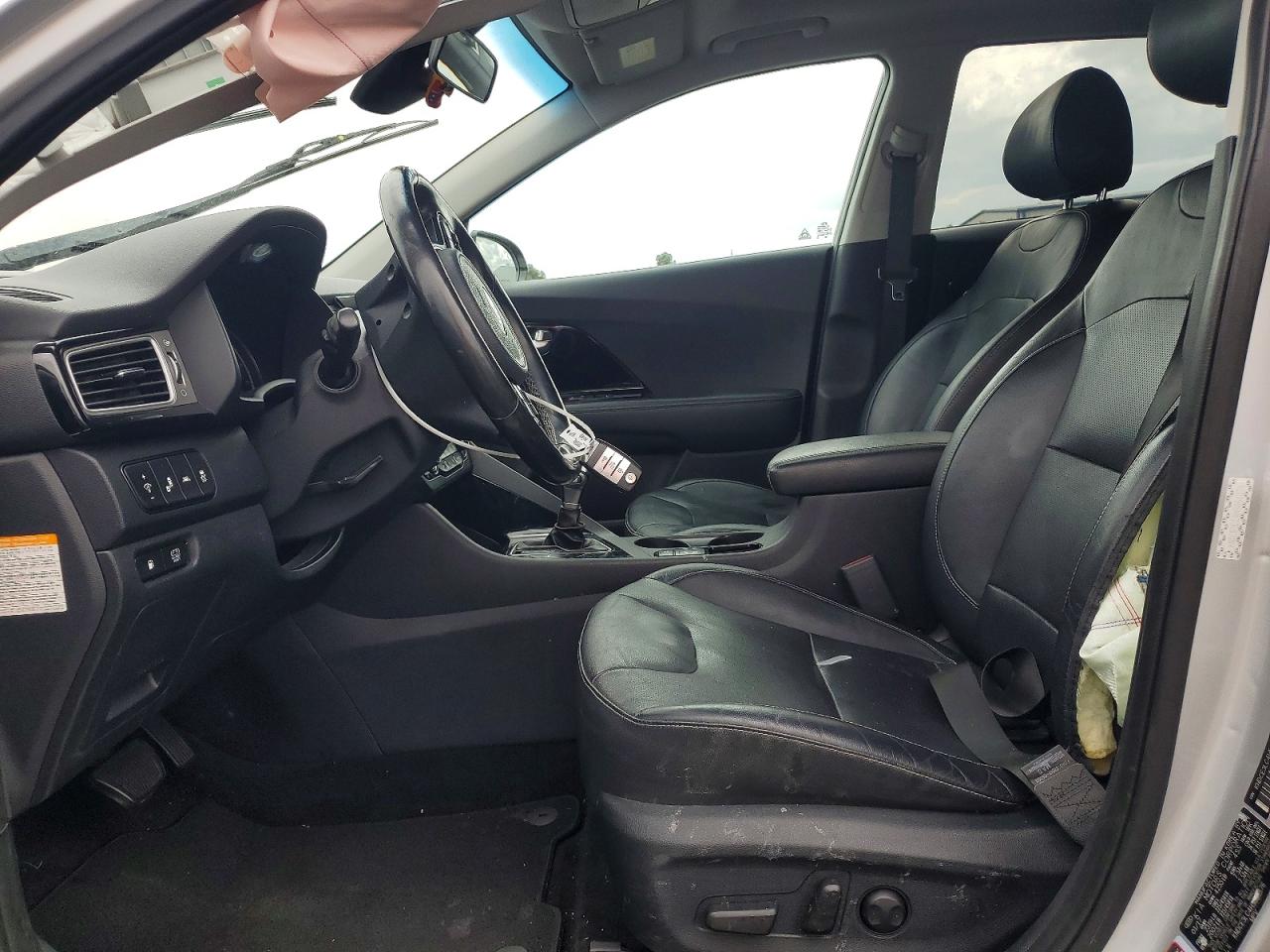 2017 KIA NIRO TOURING photo 13