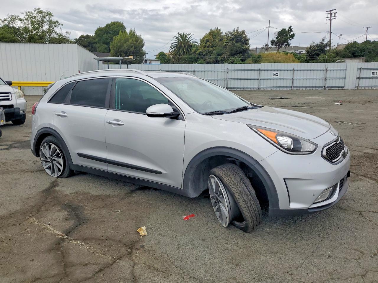 2017 KIA NIRO TOURING photo 7