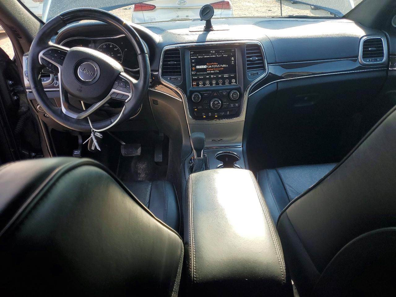 2018 JEEP GRAND CHEROKEE OVERLAND photo 15
