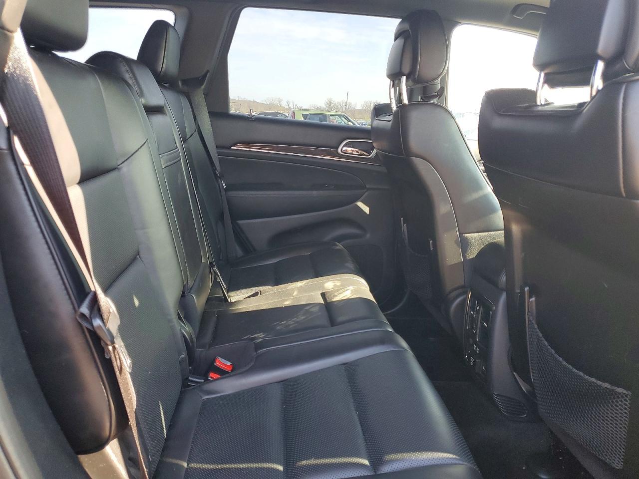 2018 JEEP GRAND CHEROKEE OVERLAND photo 21