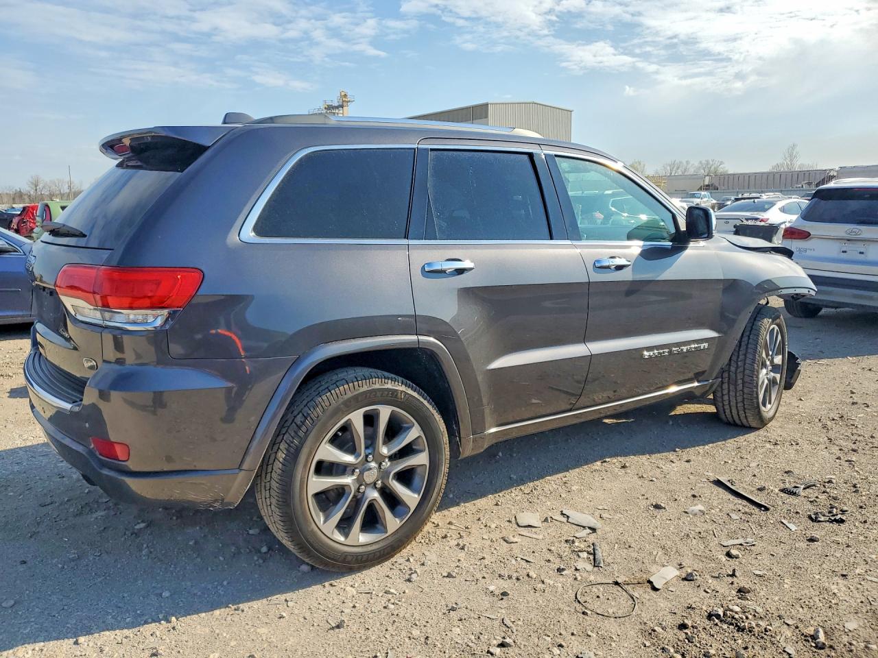 2018 JEEP GRAND CHEROKEE OVERLAND photo 5