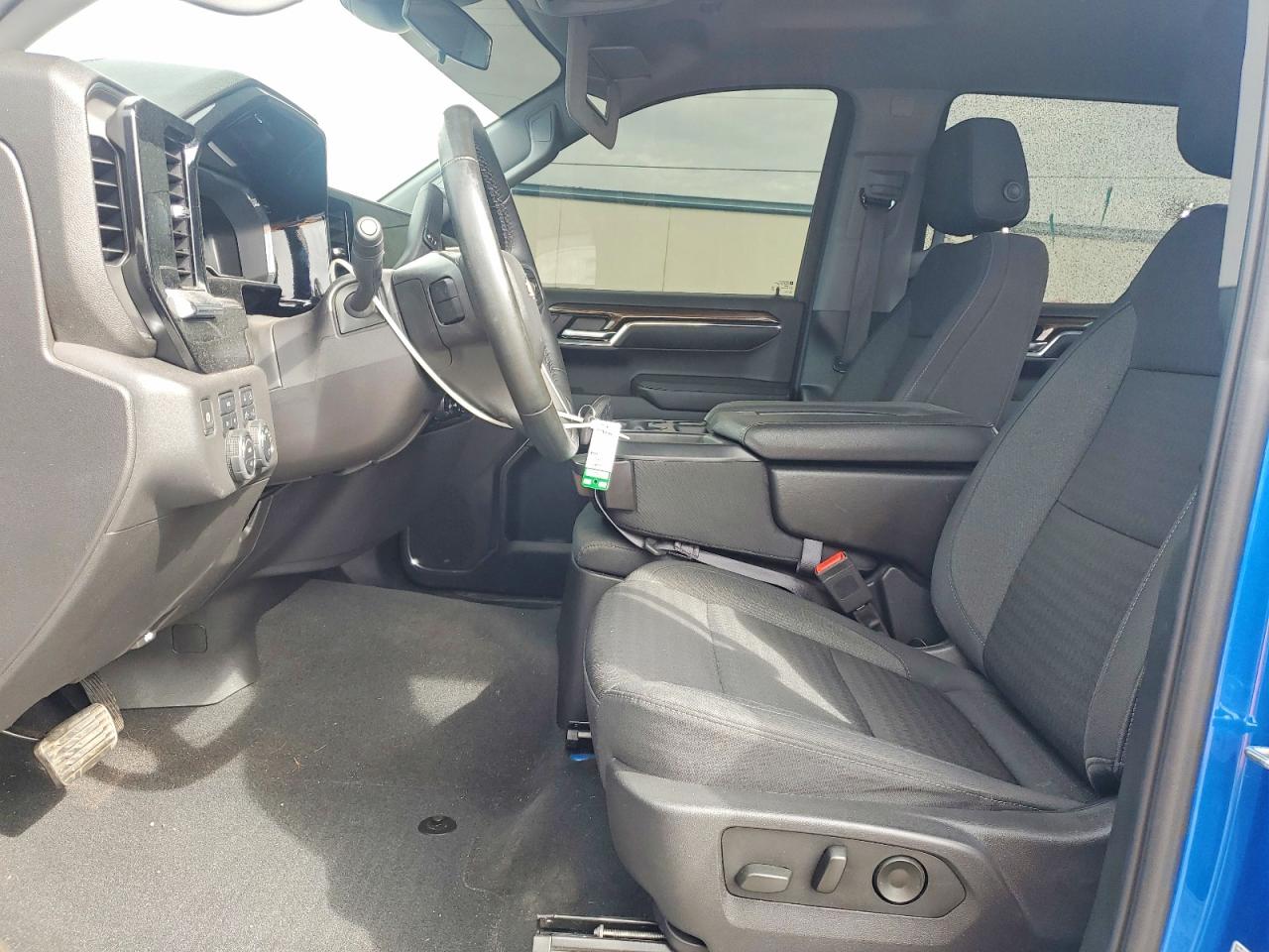2024 CHEVROLET SILVERADO K1500 LT photo 13