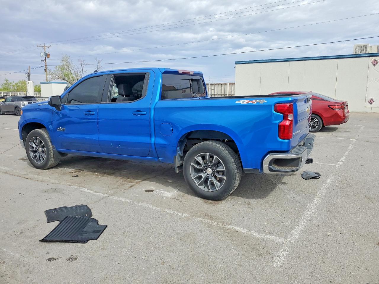2024 CHEVROLET SILVERADO K1500 LT photo 3
