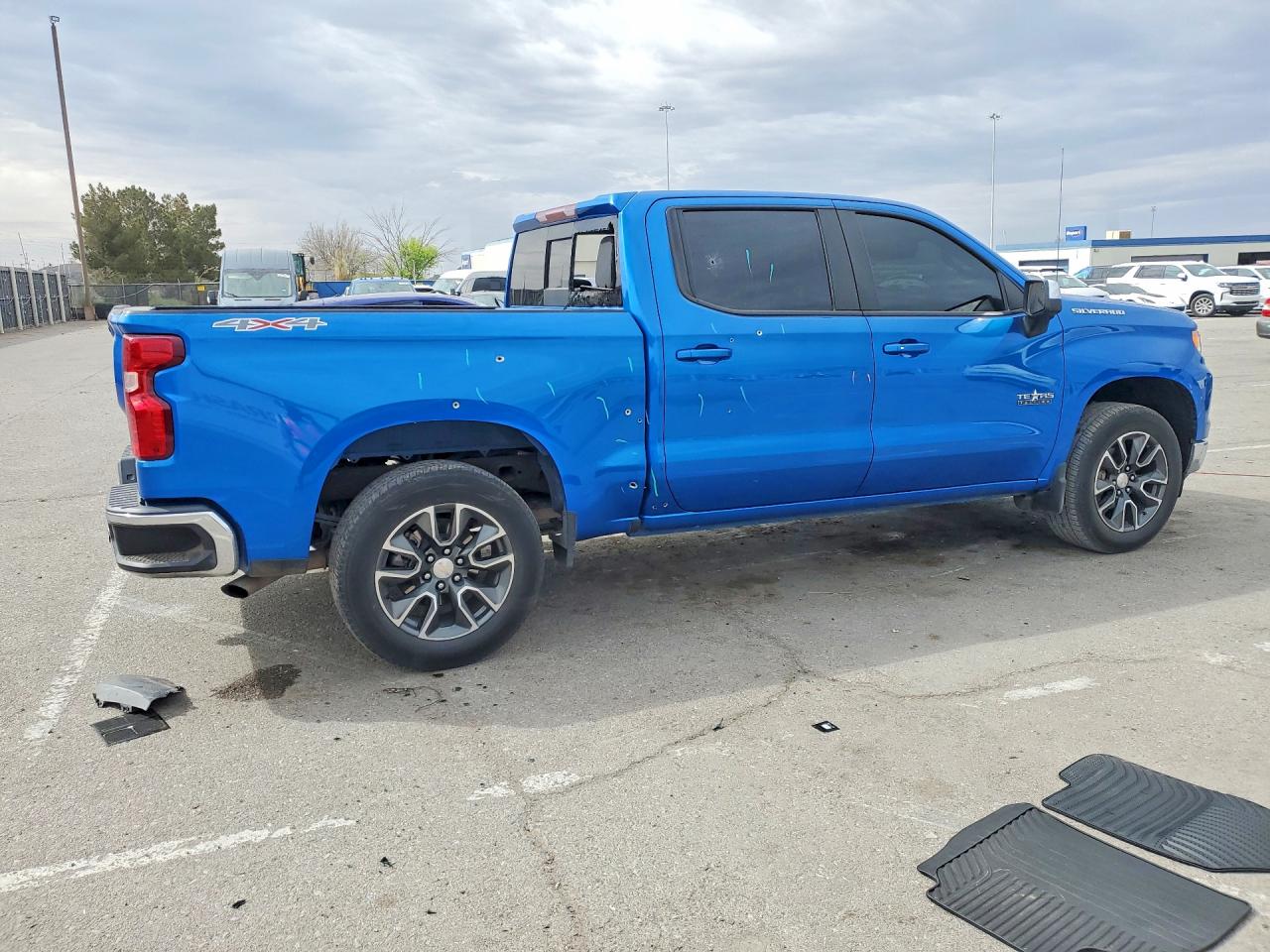 2024 CHEVROLET SILVERADO K1500 LT photo 5