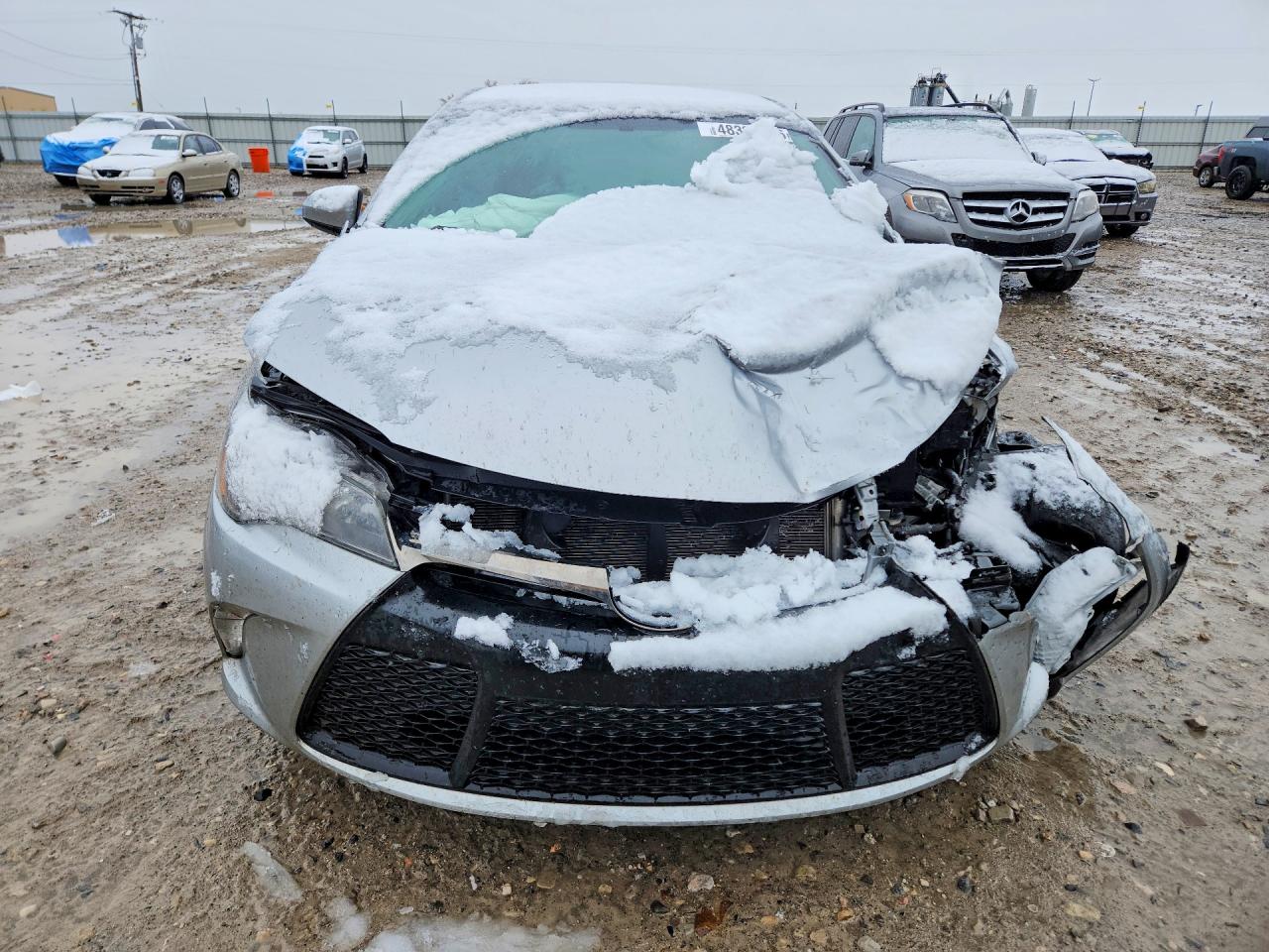 2016 TOYOTA CAMRY SE photo 5