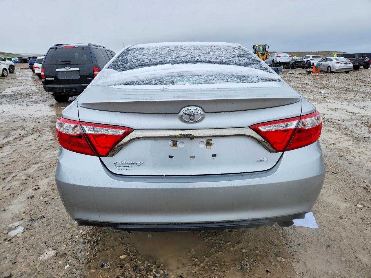 2016 TOYOTA CAMRY SE photo 6