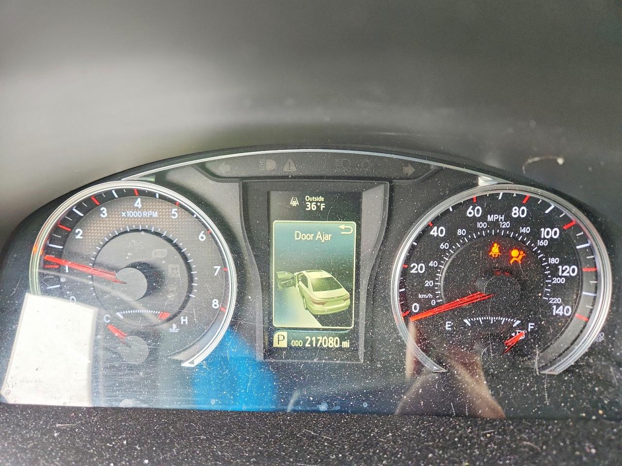 2016 TOYOTA CAMRY SE photo 9