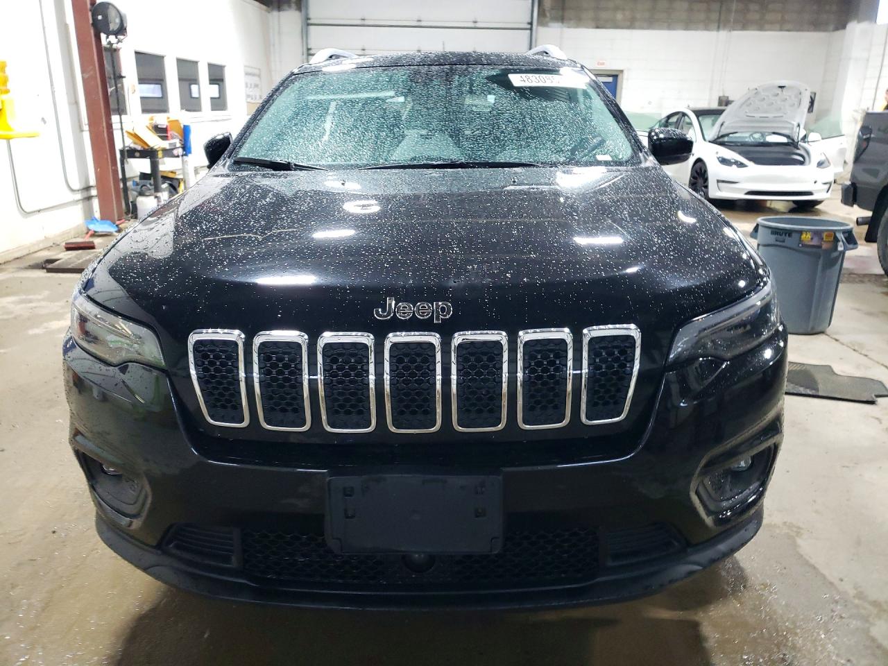 2021 JEEP CHEROKEE photo 9