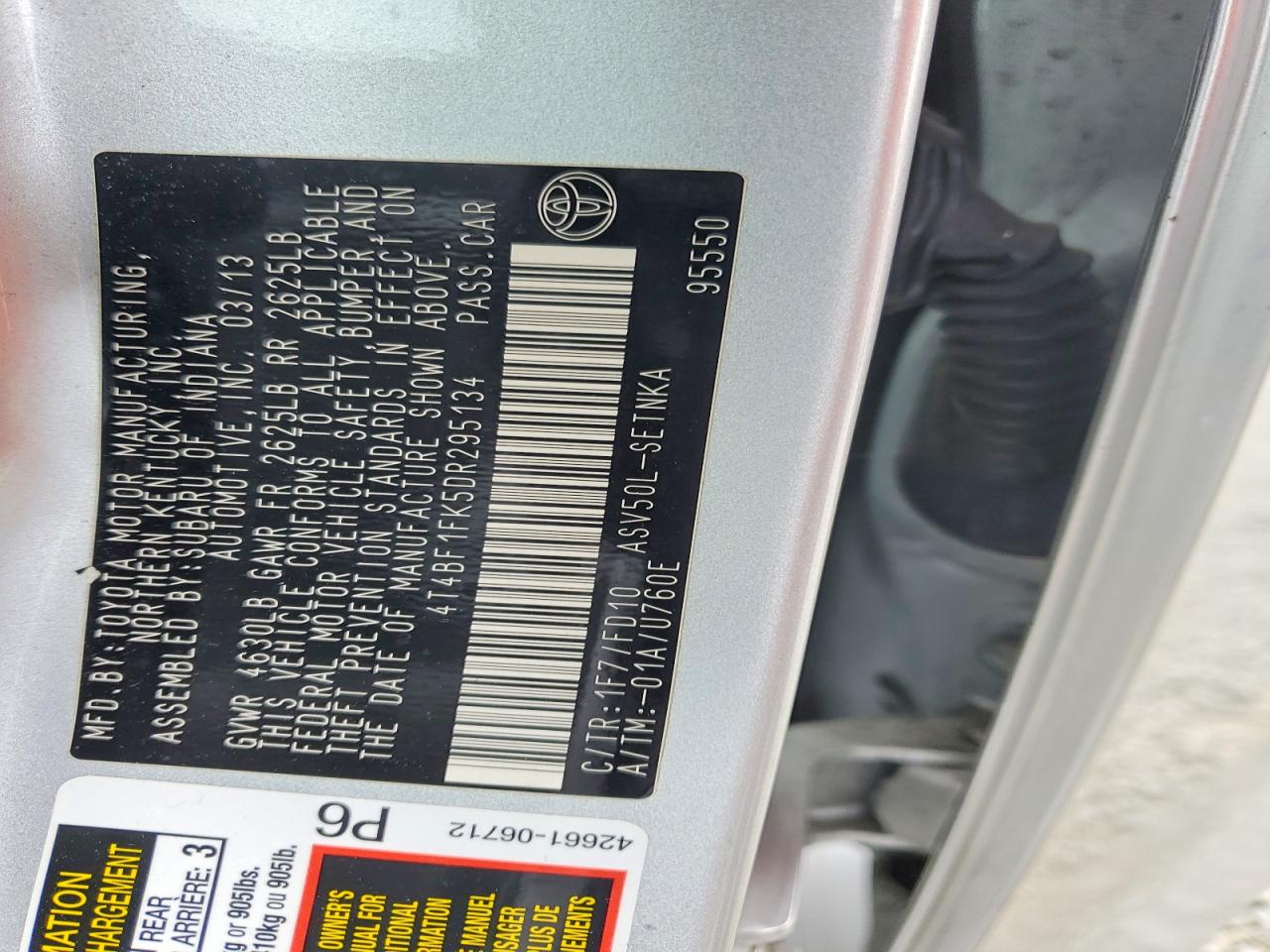 2013 TOYOTA CAMRY LE photo 25