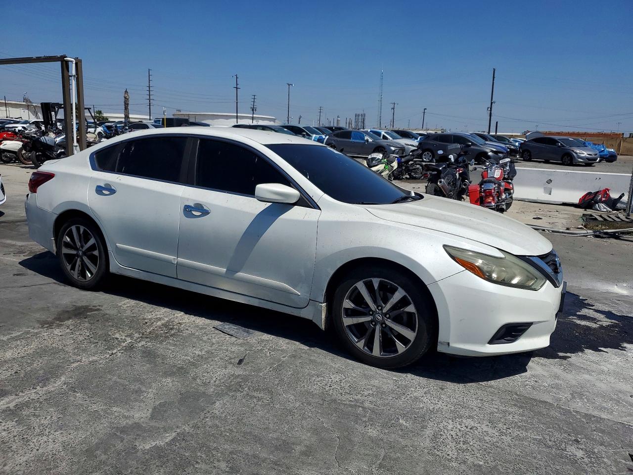 2017 NISSAN ALTIMA 2.5 SR photo 4