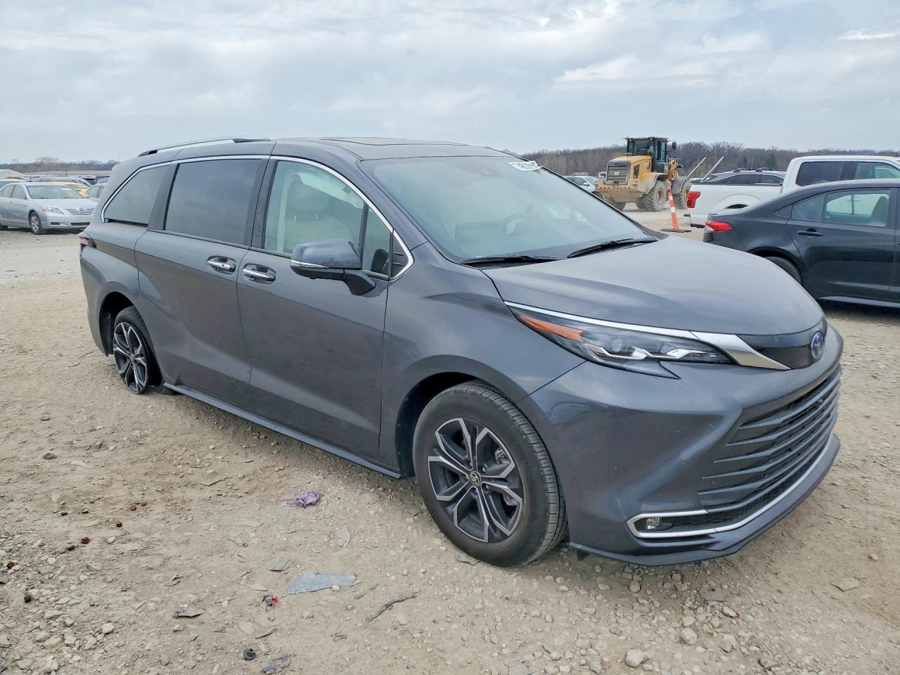 2025 TOYOTA SIENNA PLATINUM 7-PASSENGER photo 10