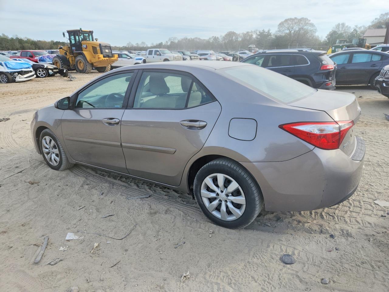 2015 TOYOTA COROLLA LE photo 4