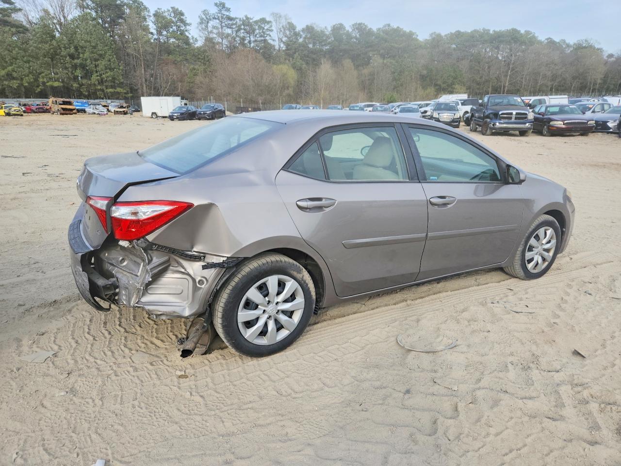 2015 TOYOTA COROLLA LE photo 7