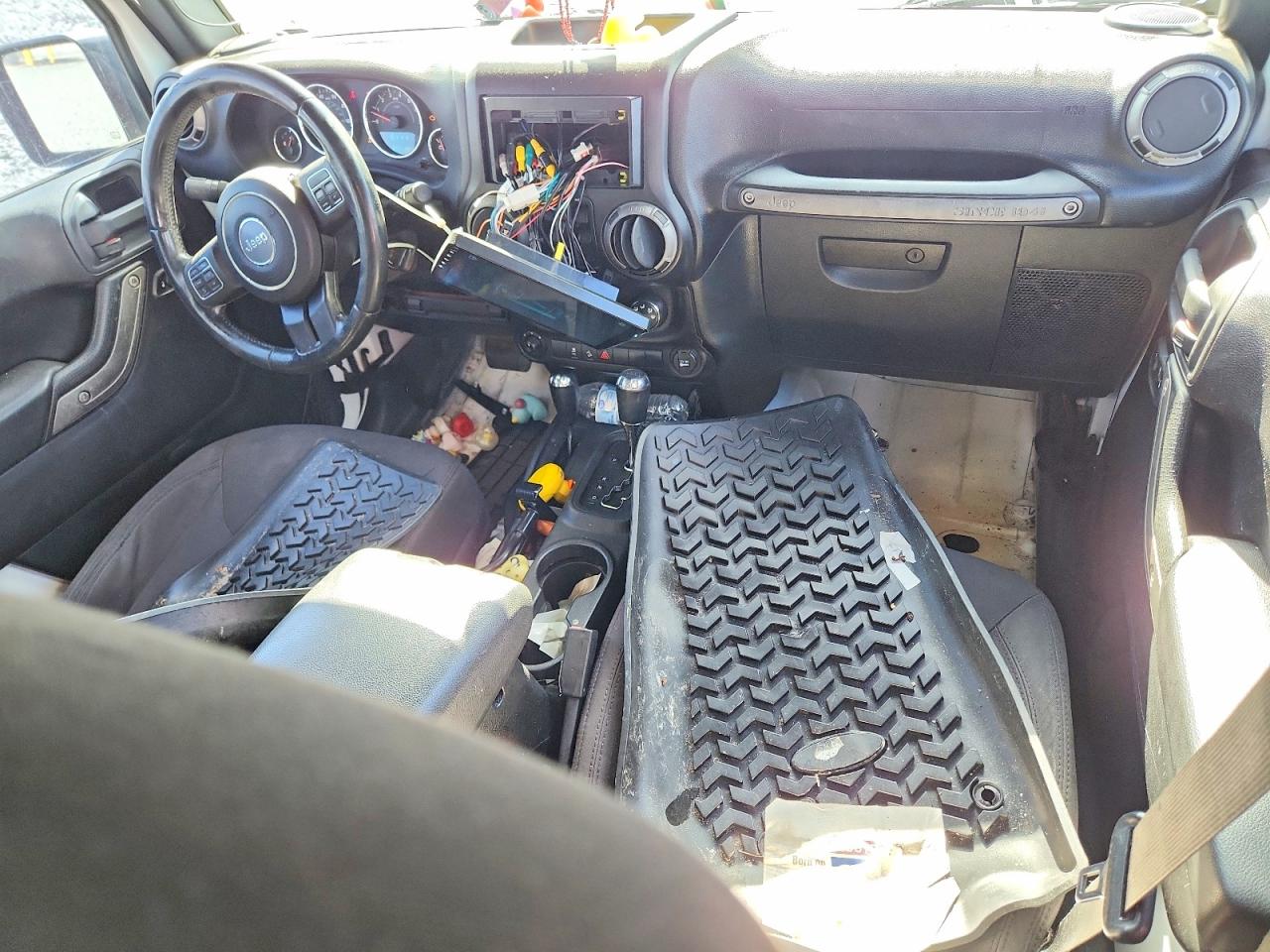 2015 JEEP WRANGLER UNLIMITED SPORT photo 15