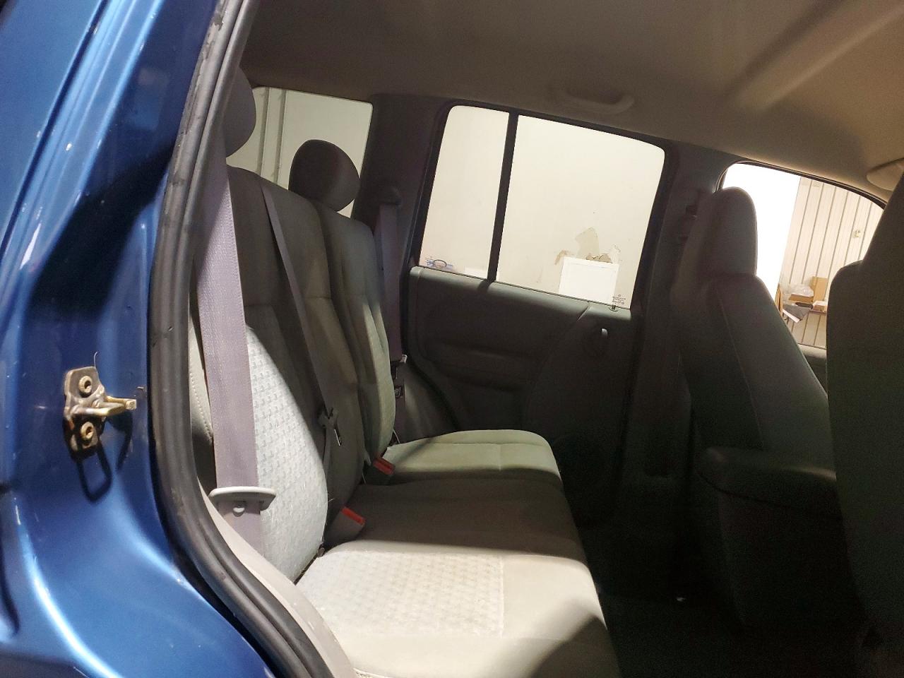 2005 JEEP LIBERTY SPORT photo 21