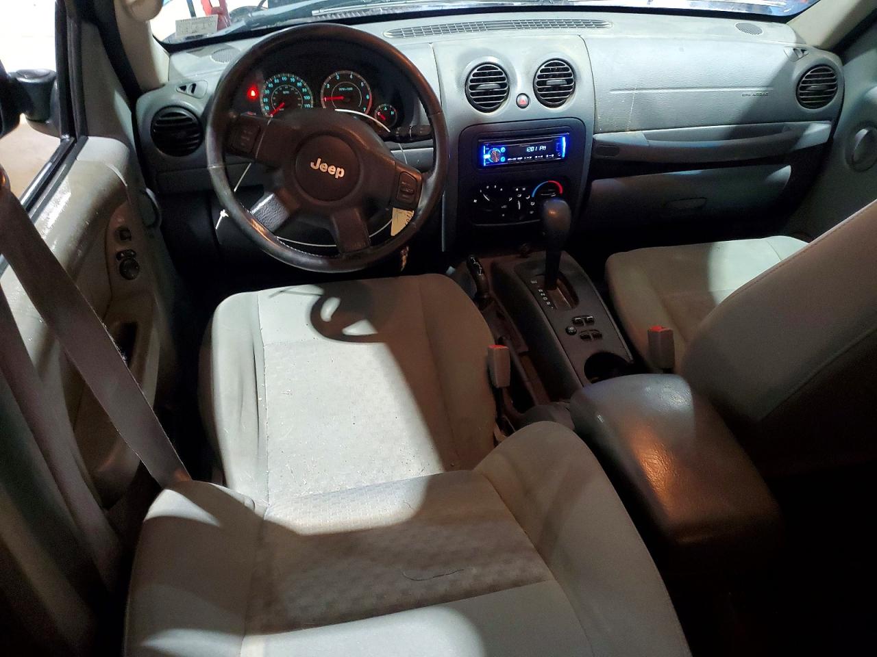 2005 JEEP LIBERTY SPORT photo 15