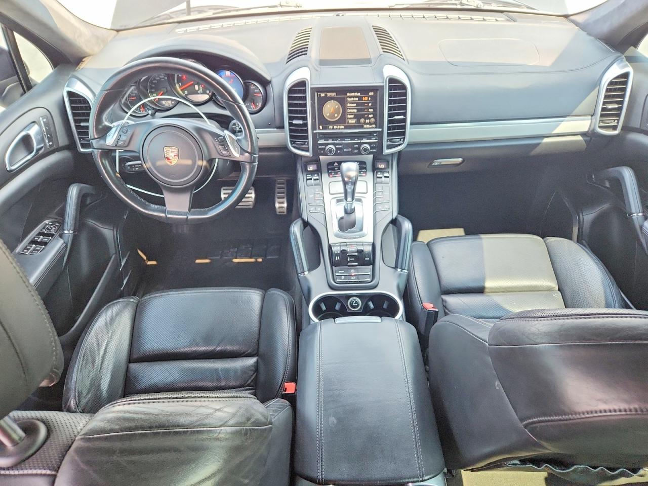 2011 PORSCHE CAYENNE TURBO photo 22