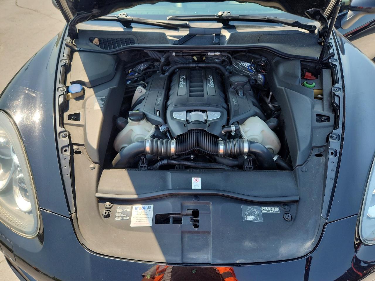 2011 PORSCHE CAYENNE TURBO photo 34