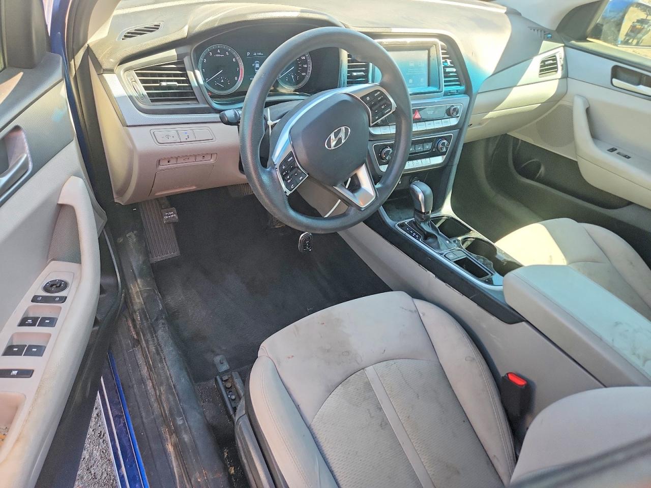2018 HYUNDAI SONATA SE photo 22