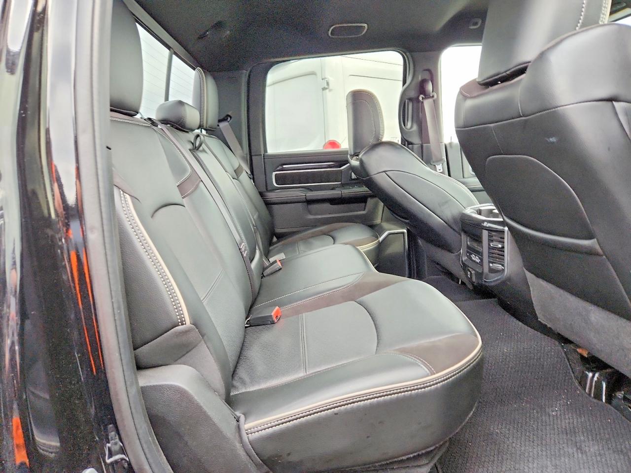 2022 RAM 3500 LARAMIE photo 10