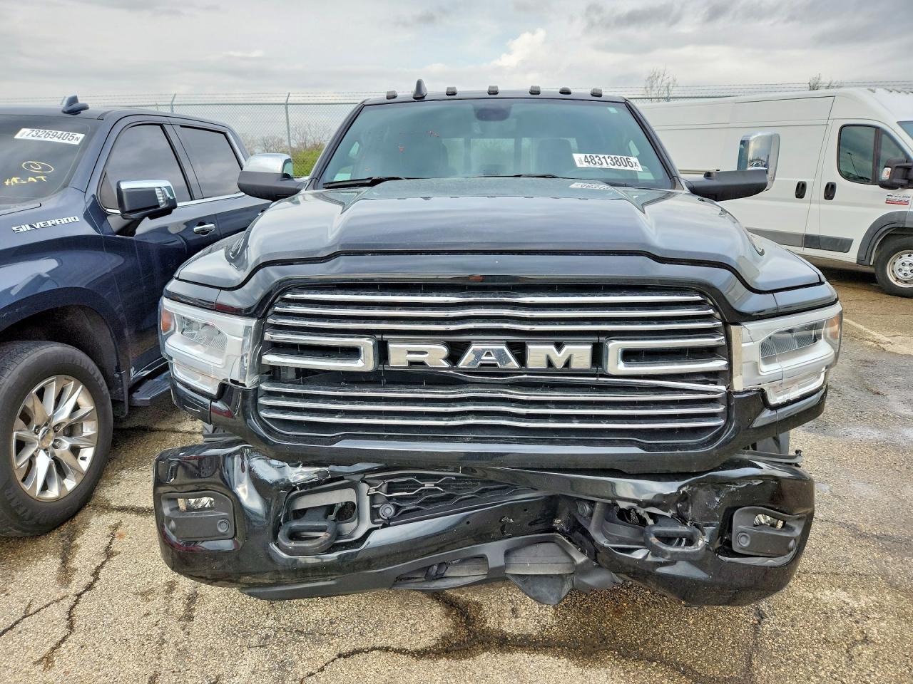 2022 RAM 3500 LARAMIE photo 5