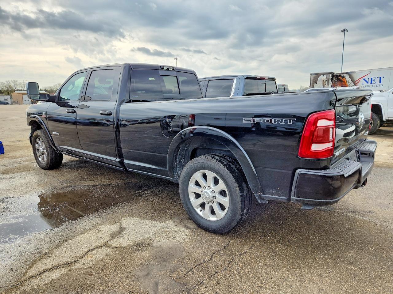 2022 RAM 3500 LARAMIE photo 2