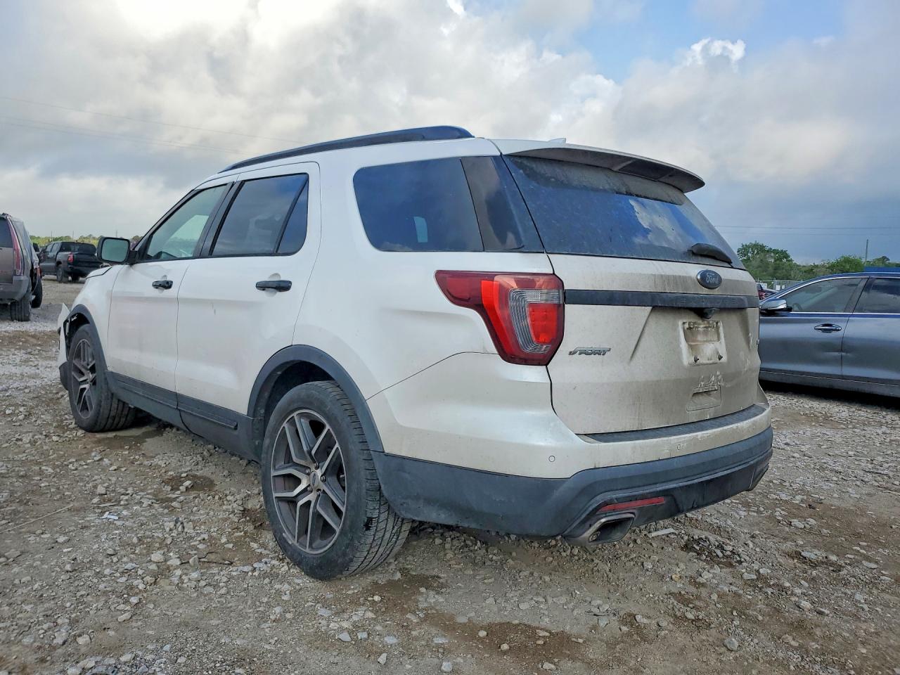 2017 FORD EXPLORER SPORT photo 3