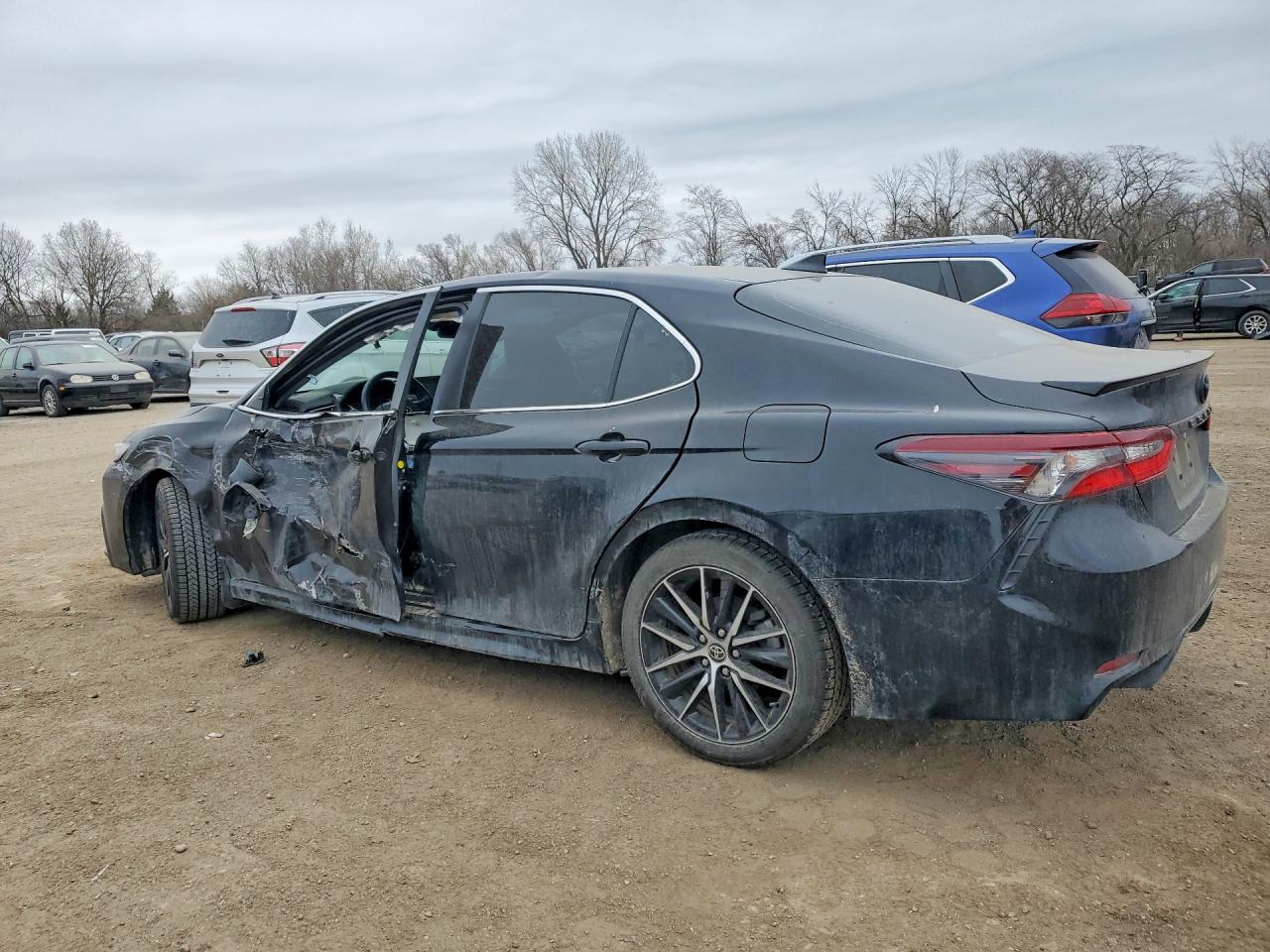 2023 TOYOTA CAMRY photo 2
