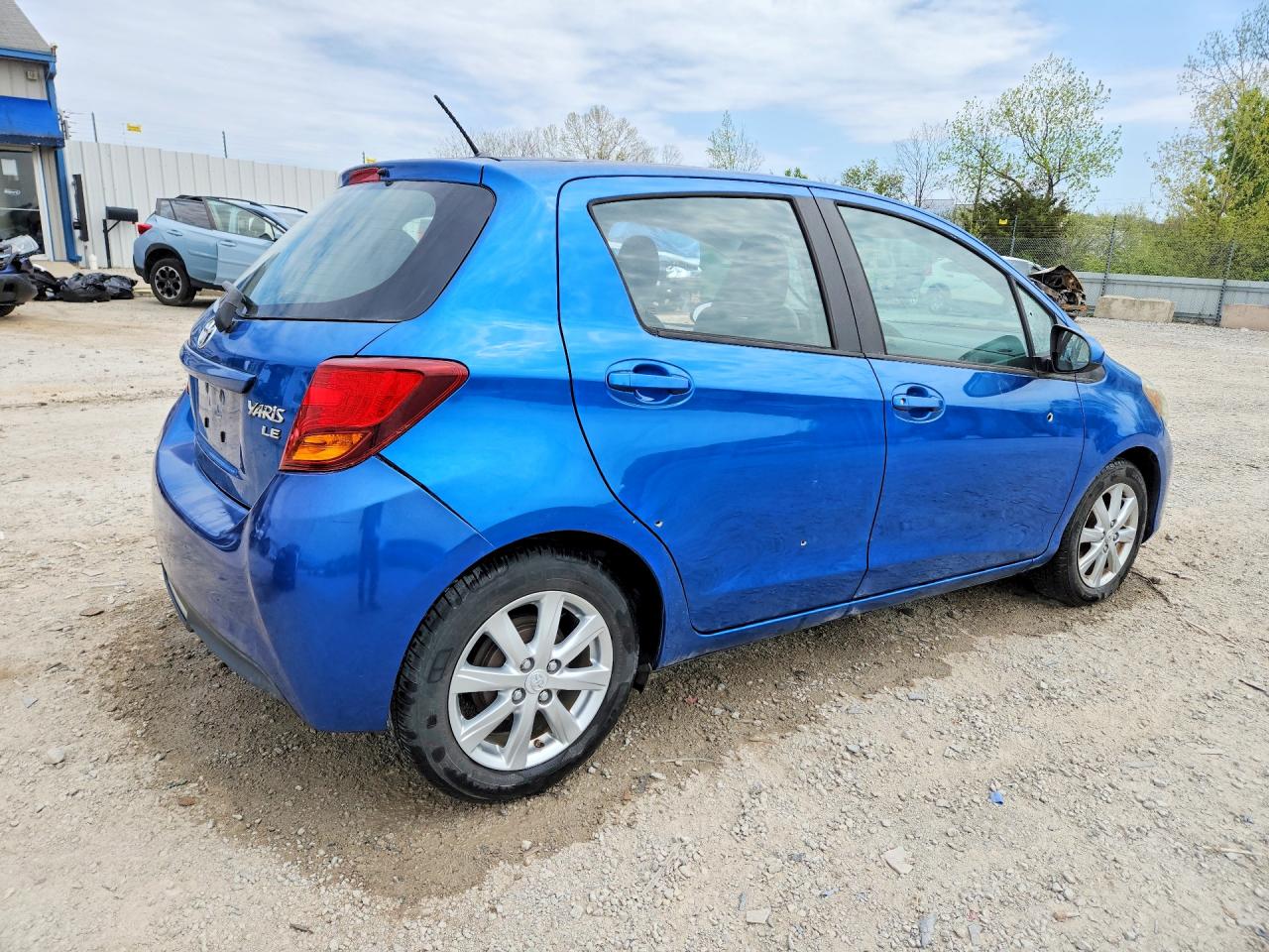 2015 TOYOTA YARIS 5-DOOR LE photo 7