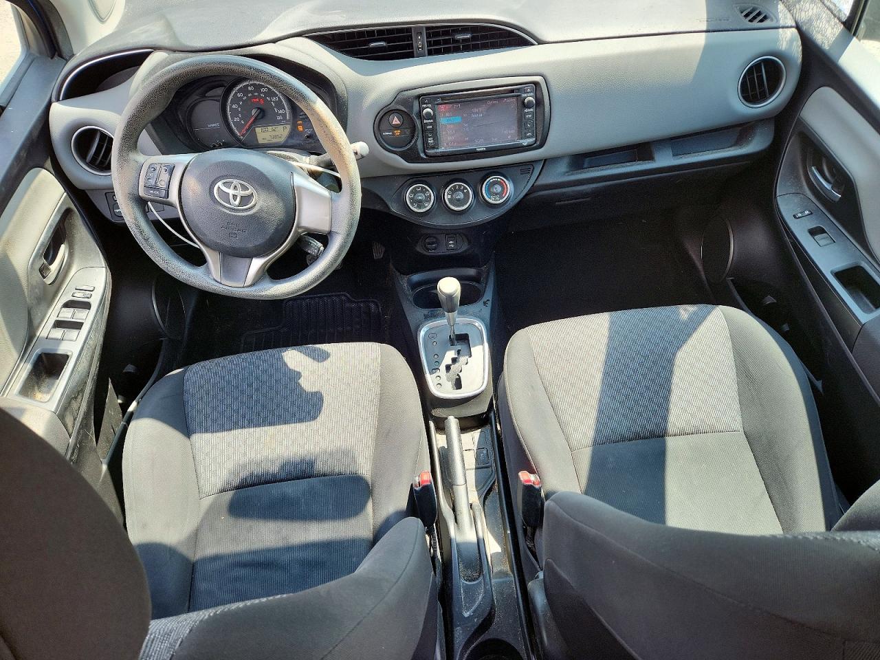2015 TOYOTA YARIS 5-DOOR LE photo 22
