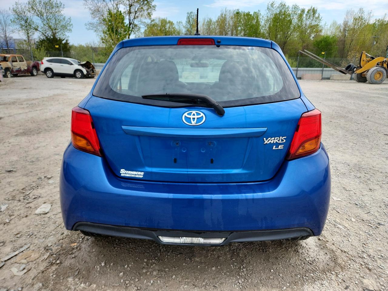 2015 TOYOTA YARIS 5-DOOR LE photo 16