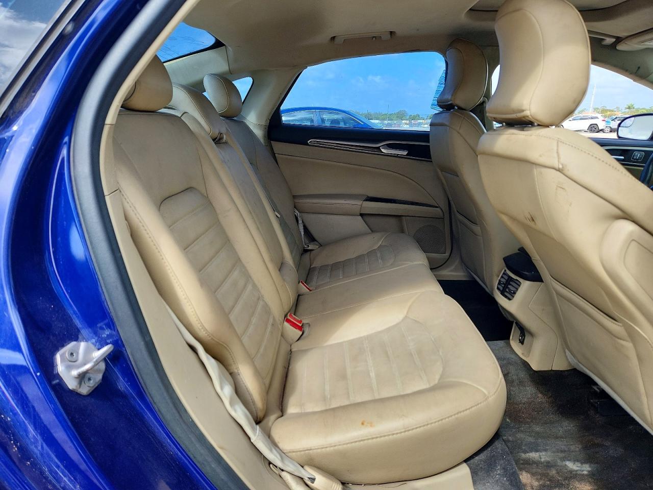 2016 FORD FUSION photo 19