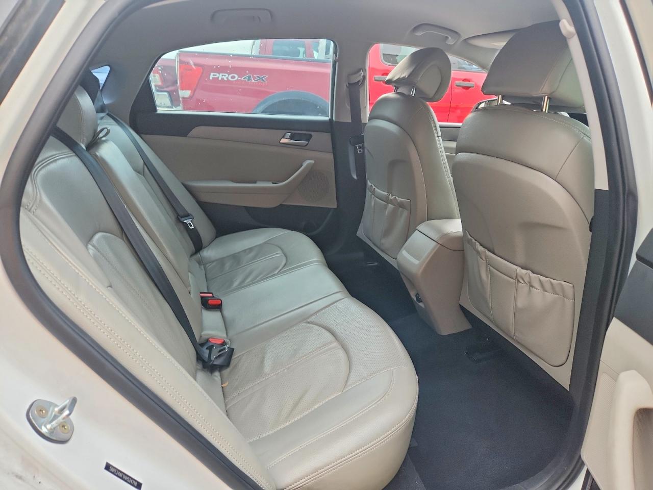 2017 HYUNDAI SONATA SE photo 19