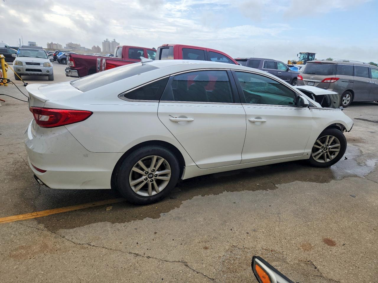 2017 HYUNDAI SONATA SE photo 5